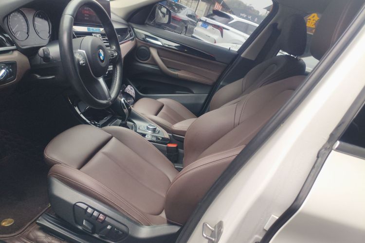 宝马X1 2020款 sDrive20Li 尊享型中控内饰19