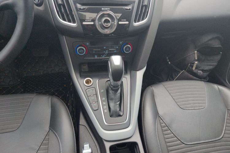 福特 福克斯 2015款 两厢 EcoBoost 180 自动运动型中控内饰18