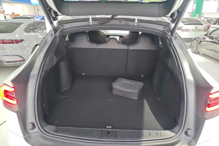 特斯拉 Model X 2020款 长续航升级版机舱底盘23