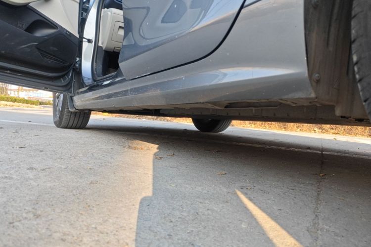 比亚迪 秦PLUS 2024款 荣耀版 DM-i 55KM领先型局部细节9002