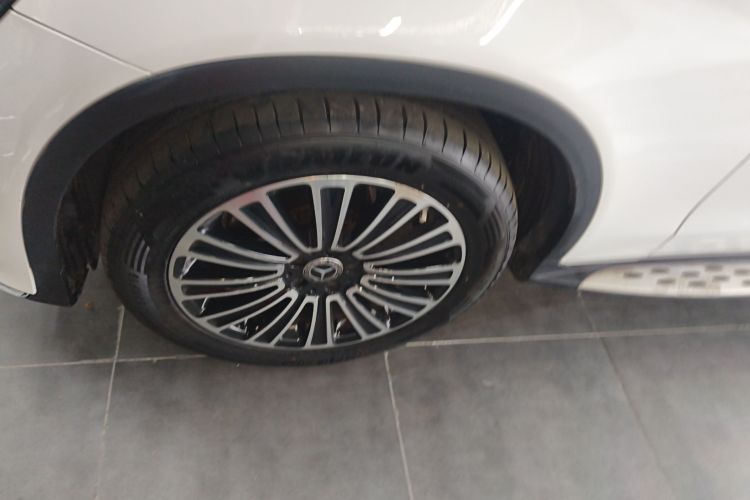 奔驰GLC 2018款 改款 GLC 260 4MATIC 动感型车身外观6007