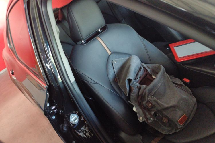 丰田 凯美瑞 2023款 2.5G 豪华版局部细节41