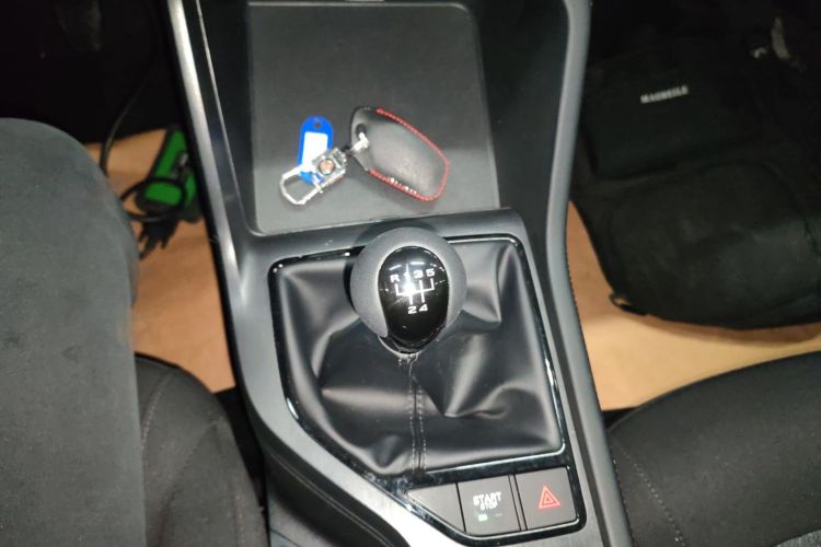 荣威i5 2023款 1.5L 手动舒享版局部细节18