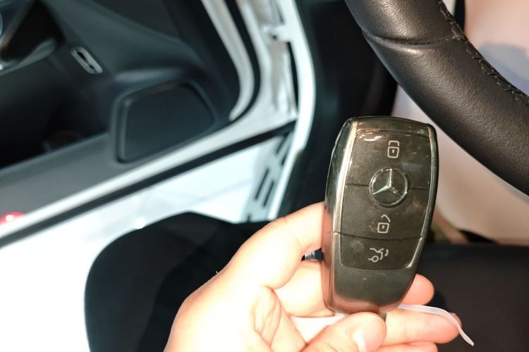 奔驰EQB 2022款 EQB 260中控内饰7001