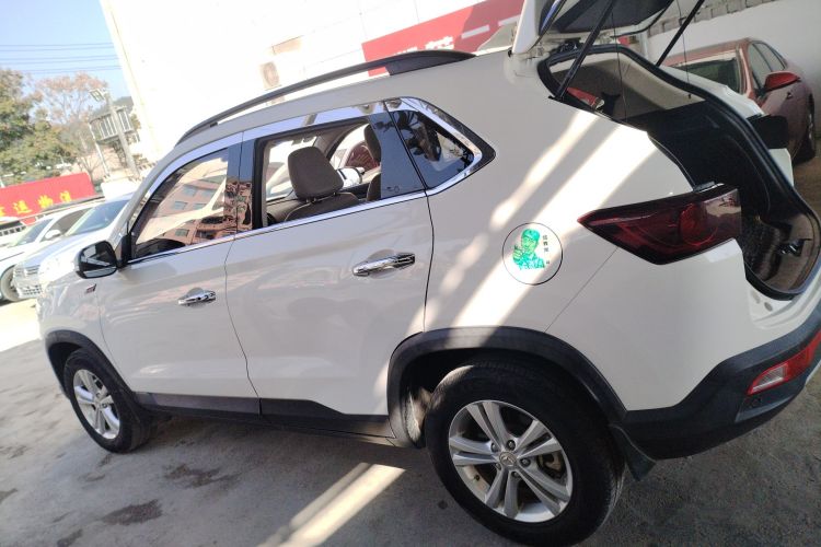 北汽幻速S5 2017款 1.3T 手动尊贵型车身外观4