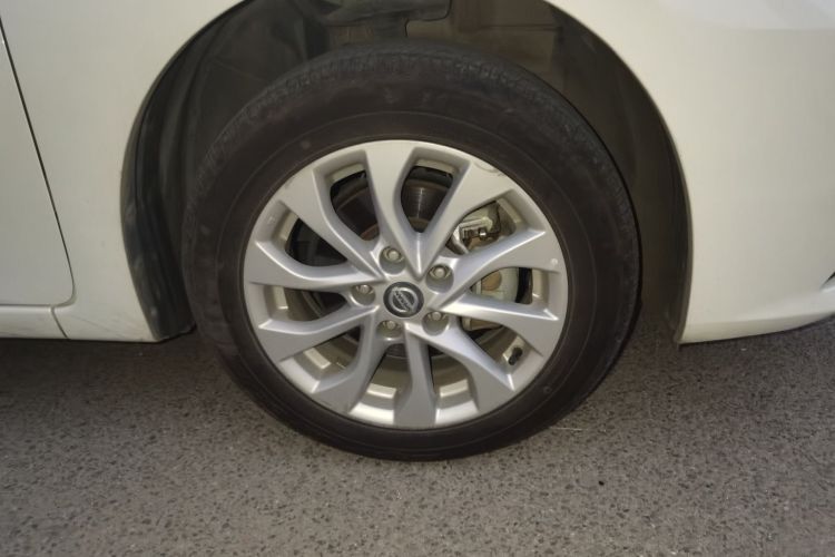 日产 轩逸 2019款 经典 1.6XL CVT豪华版车身外观10