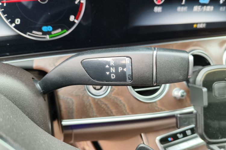 奔驰E级 2019款 E 260 L中控内饰18