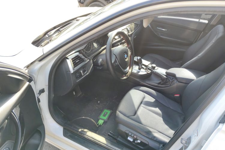 宝马3系 2016款 316i 时尚型中控内饰20