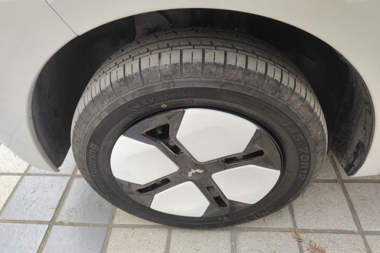 五菱汽车 宏光MINIEV 2024款 第三代 215km 青春版车身外观6007