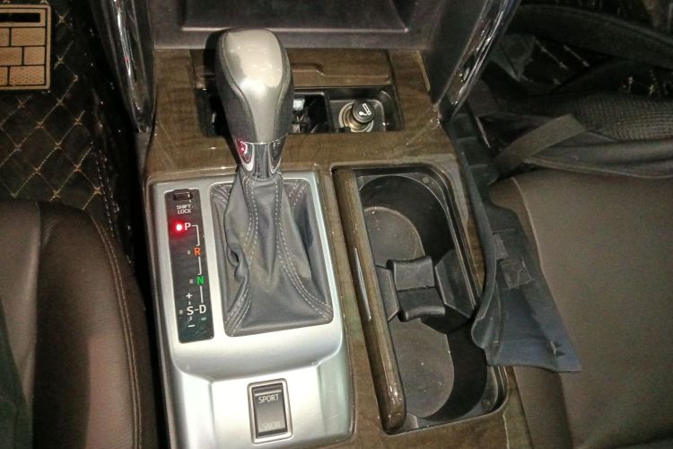 丰田 锐志 2013款 2.5V 菁锐版局部细节18