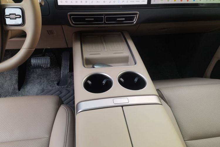 理想汽车 理想MEGA 2025款 Home 家庭特别版局部细节18