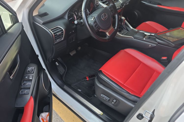 雷克萨斯NX 2020款 200 前驱 锋行版 国VI中控内饰7003