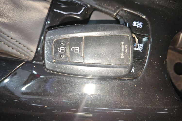 丰田C-HR 2018款 2.0L 领先天窗版 国VI中控内饰11