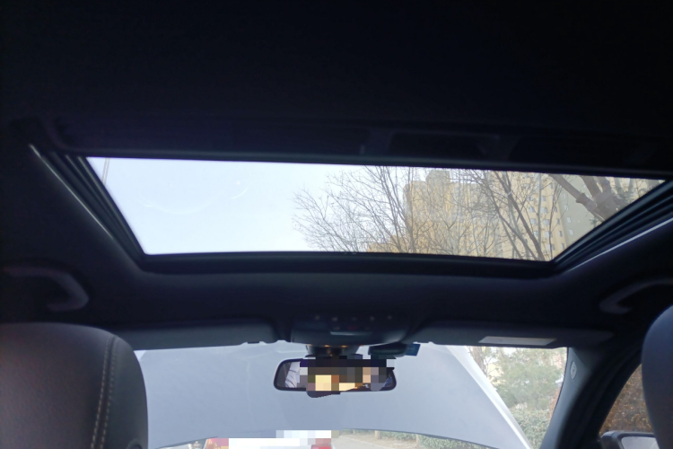 奔驰C级 2017款 改款 C 200 运动版中控内饰22