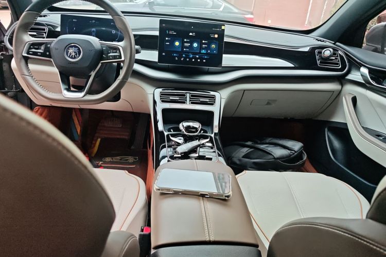 比亚迪 秦PLUS 2023款 冠军版 DM-i 55KM超越型中控内饰16