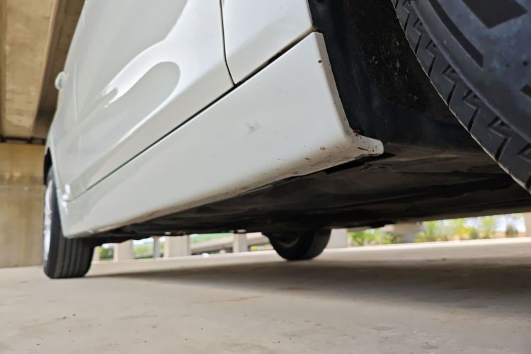 宝马2系旅行车 2018款 218i 时尚型机舱底盘29