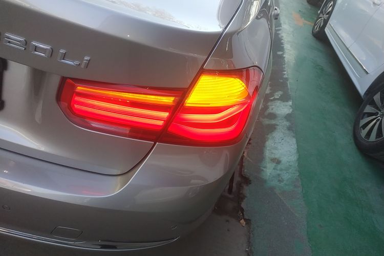 宝马3系 2016款 320Li 进取型车身外观6006