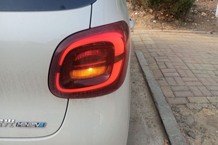 五菱汽车 宏光MINIEV 2025款 四门版 进阶款车身外观6008