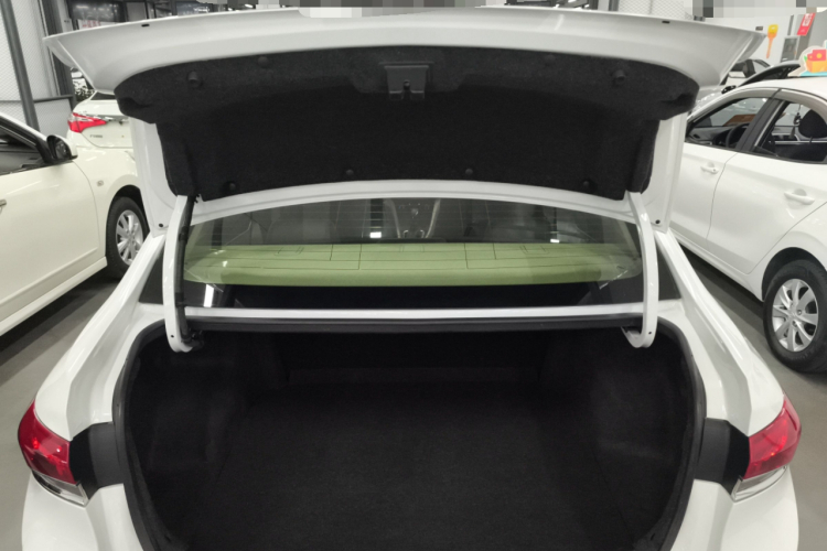 别克 英朗 2019款 15T 双离合进取型 国VI机舱底盘23