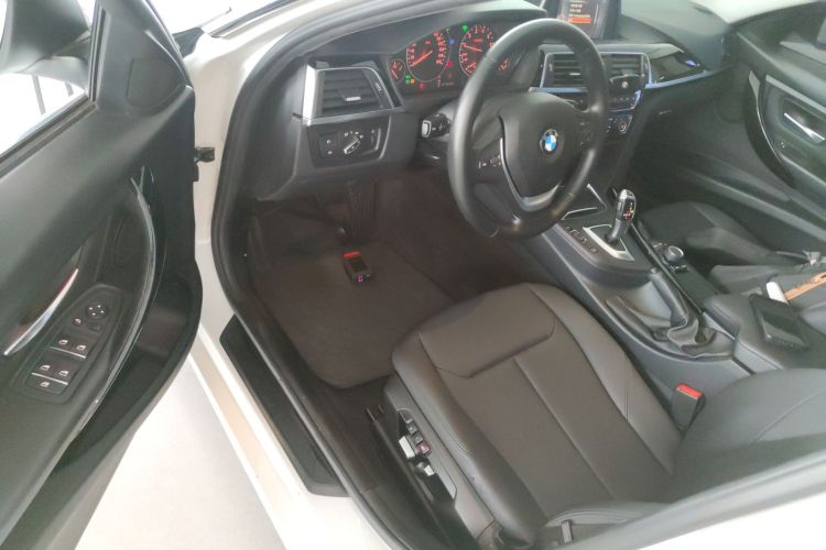 宝马3系 2017款 320Li 时尚型中控内饰7003