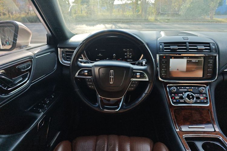 林肯大陆 2018款 2.0T 两驱尊享版局部细节13