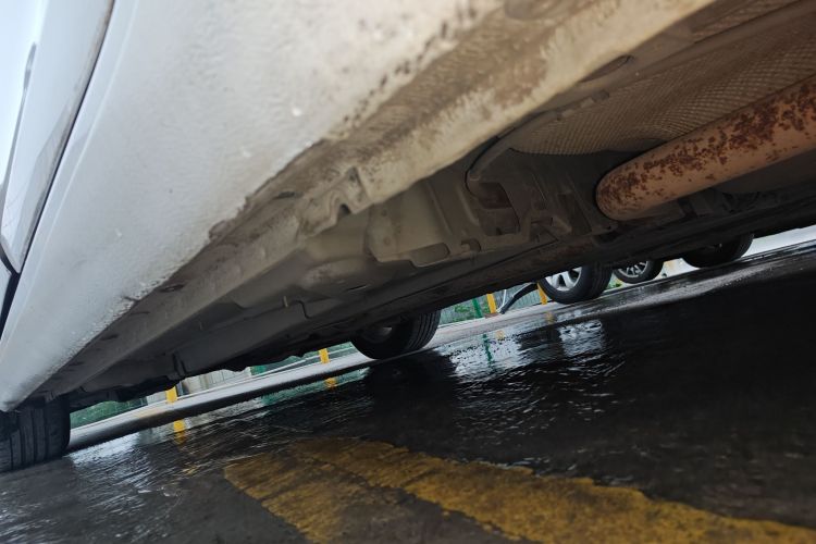 别克 君威 2014款 1.6T 时尚技术型机舱底盘30