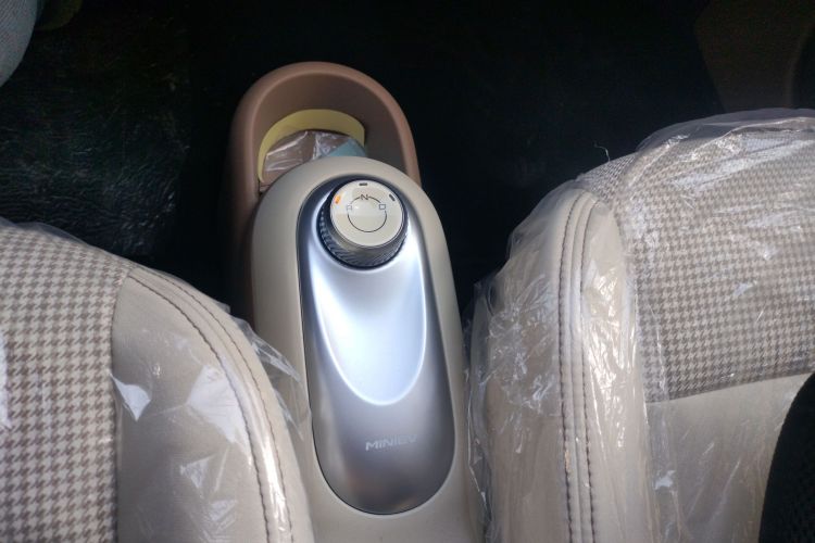 五菱汽车 宏光MINIEV 2025款 四门版 进阶款中控内饰18