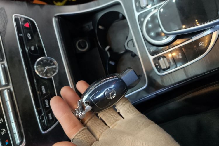 奔驰C级 2018款 C 200 L 运动版中控内饰11