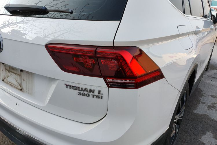 大众 途观L 2017款 380TSI 自动四驱旗舰版车身外观9