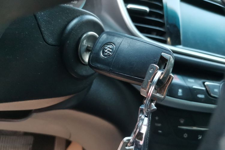 别克 阅朗 2019款 18T 自动互联精英型 国VI中控内饰7001