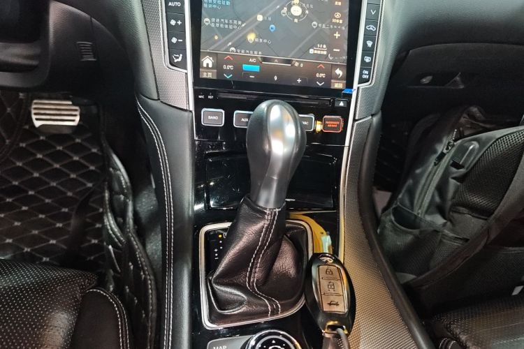 英菲尼迪Q50 2014款 2.0T 豪华运动版中控内饰18