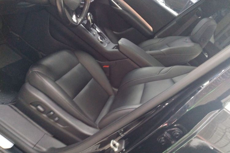 凯迪拉克XT4 2020款 28T 两驱领先型中控内饰19