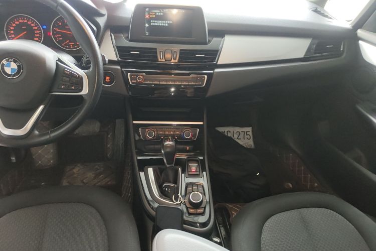 宝马2系旅行车 2016款 218i 时尚型中控内饰16