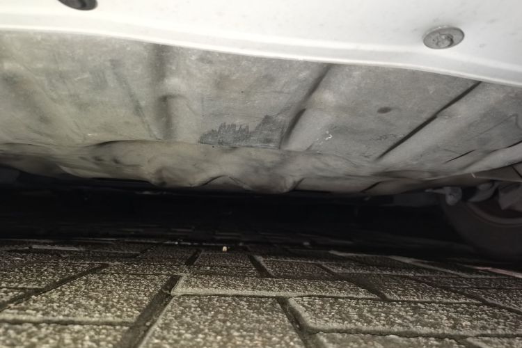 宝马5系 2011款 523Li 豪华型局部细节9008