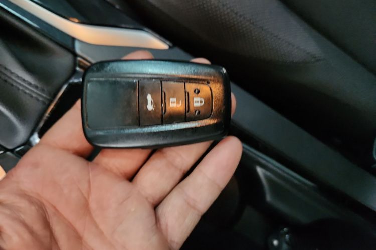 丰田 雷凌 2019款 185T CVT豪华版 国VI中控内饰7001