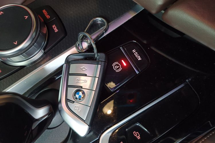 宝马5系(进口) 2022款 改款 540i 风尚版 M运动套装中控内饰11