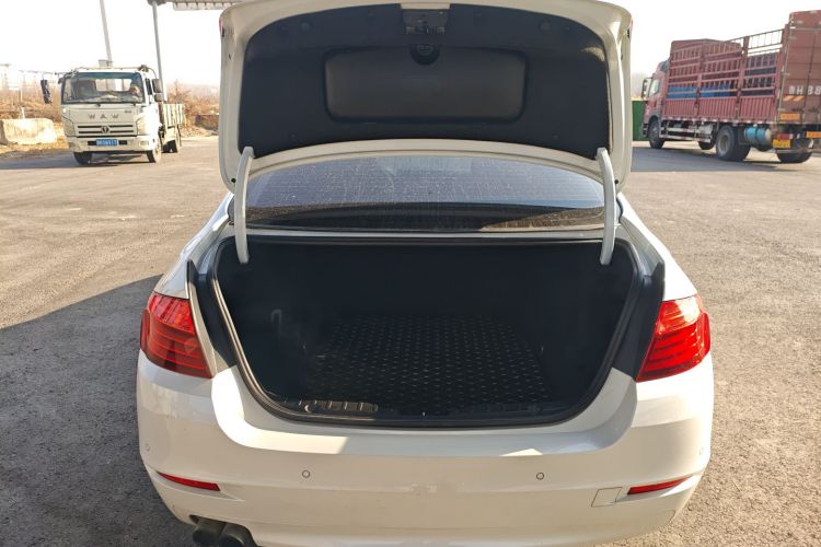 宝马5系 2014款 520Li 典雅型机舱底盘23