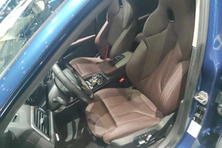 宝马1系 2021款 改款 125i M运动曜夜版局部细节19