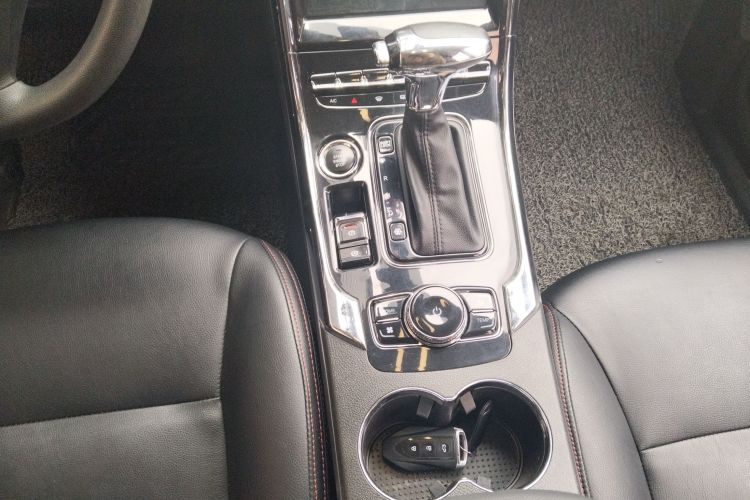 猎豹汽车 猎豹CS9 2017款 1.5L CVT风尚型中控内饰18