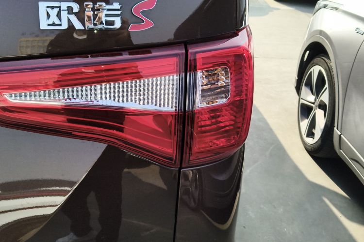 长安凯程 2021款 1.5L欧诺S智享版双蒸空调客车JL473QG车身外观6006