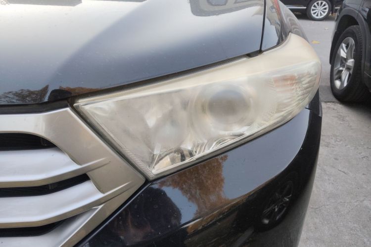 丰田 汉兰达 2012款 2.7L 两驱5座精英版局部细节36