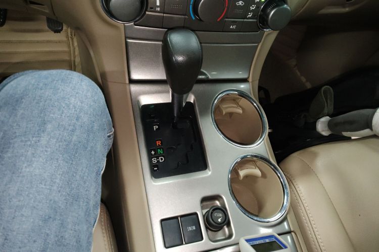 丰田 汉兰达 2012款 2.7L 两驱5座精英版中控内饰18