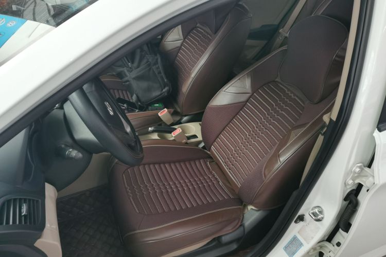 现代 瑞纳 2014款 1.4L 自动智能型GLS中控内饰19