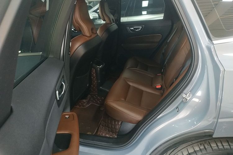 沃尔沃XC60新能源 2022款 T8 插电混动 四驱智远豪华版中控内饰21