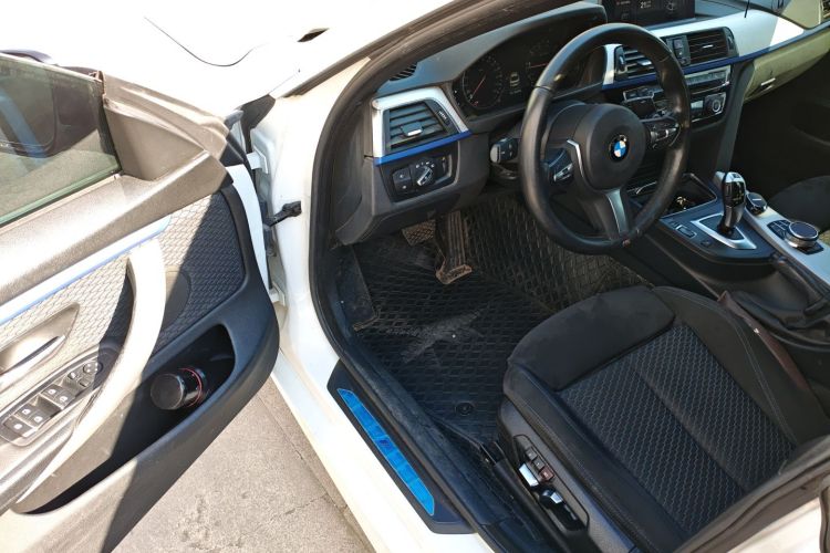 宝马4系 2019款 425i Gran Coupe M运动套装中控内饰20