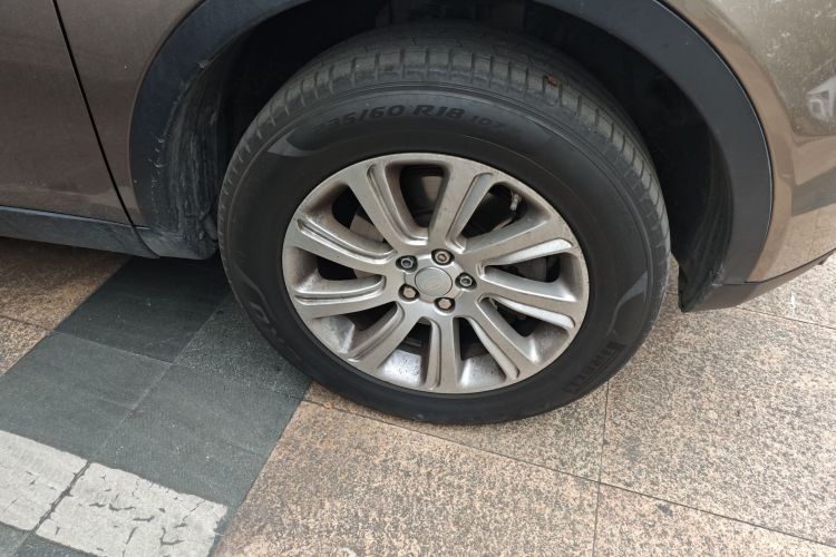 路虎 发现神行 2016款 2.0T SE车身外观6007