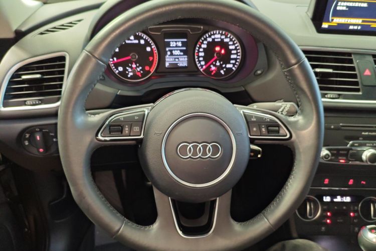 奥迪Q3 2018款 30周年年型 30 TFSI 时尚型局部细节13