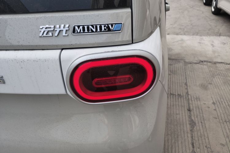 五菱汽车 宏光MINIEV 2024款 第三代 215km 青春版车身外观9
