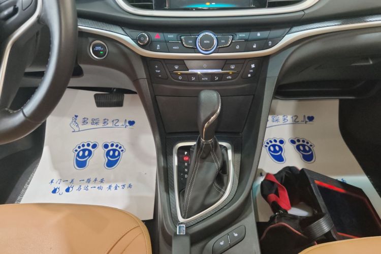 别克 英朗 2018款 18T 自动旗舰型中控内饰18