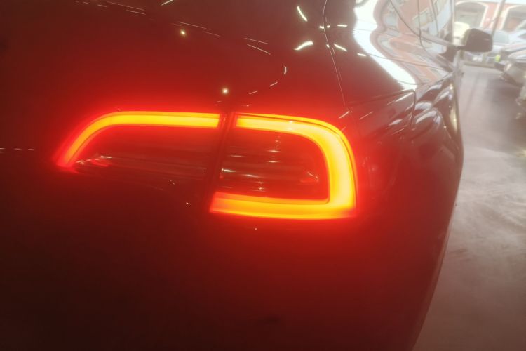 特斯拉 Model Y 2022款 长续航全轮驱动版车身外观6006